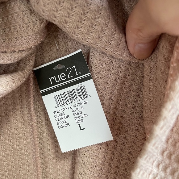 Sadie Robertson Top NWT - Picture 3 of 5